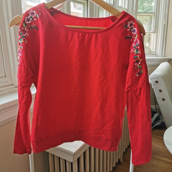 Red Embroided Cotton Top - Picture 4 of 4